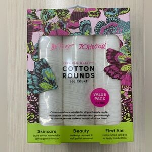 2/$18✨Betsey Johnson Cotton Rounds 300 Count